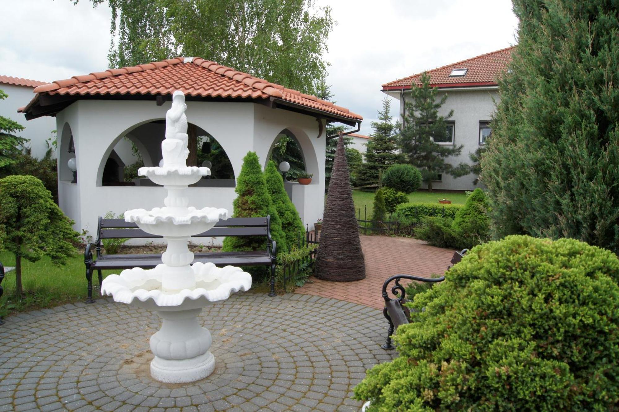Motel 2000 Steszew Exterior photo