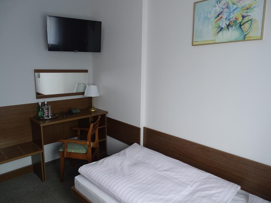 Motel 2000 Steszew Exterior photo